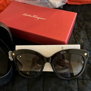salvatore ferragamo black sunglasses NEW